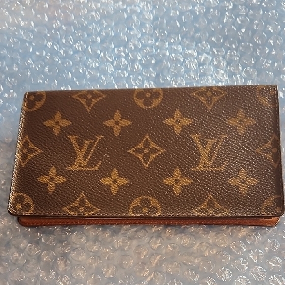 Louis Vuitton Monogram Wallet - Picture 1 of 7